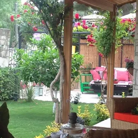 Kekik Alacati Mayko Hotel 2*
