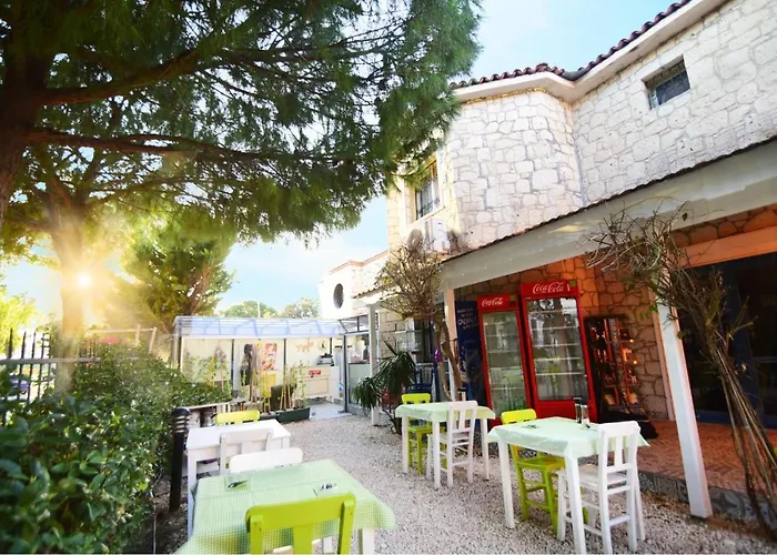 Kekik Alaçatı Mayko 2*